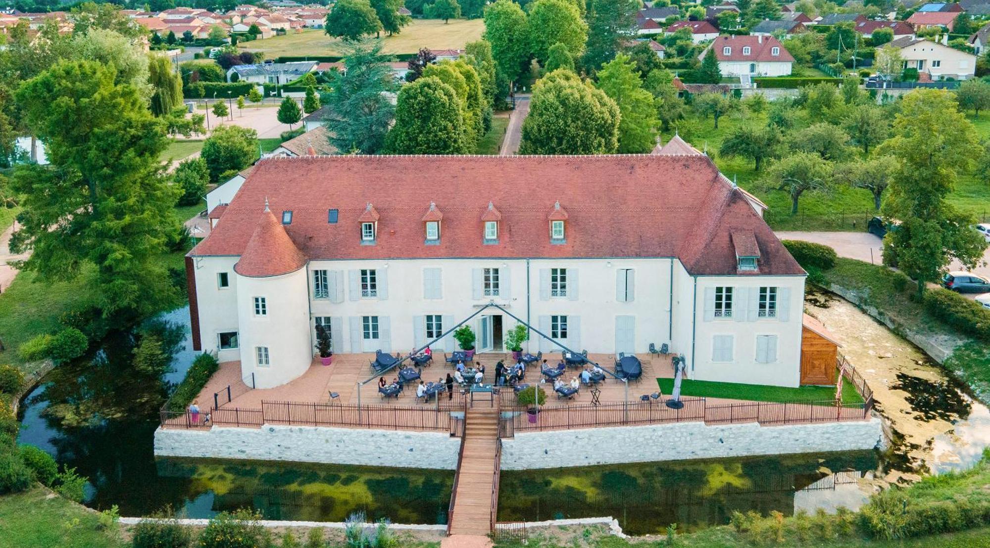 Chateau Du Bost - Teritoria Бельрив-сюр-Алье Экстерьер фото