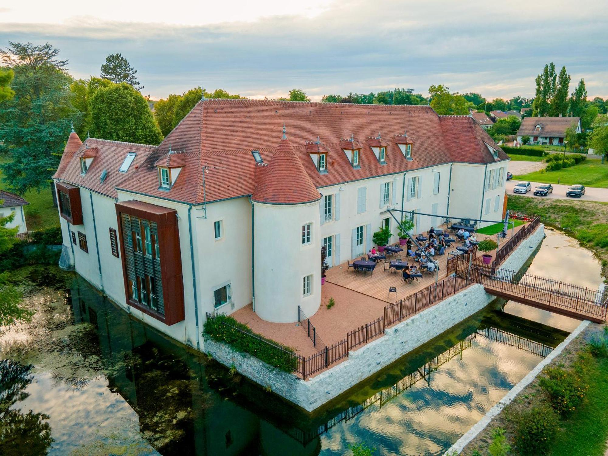 Chateau Du Bost - Teritoria Бельрив-сюр-Алье Экстерьер фото